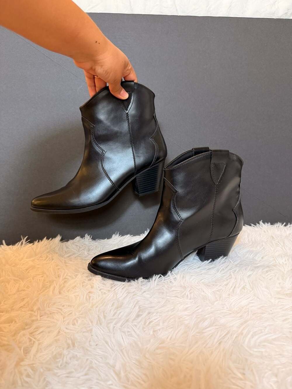 Gap Western Boot Size 8.5 True Black Ankle Booties